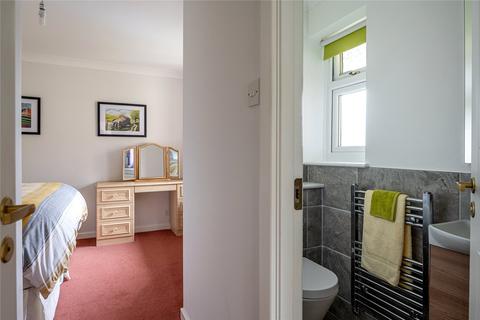 17 Bishopdale Drive, Collingham, Wetherby, LS22 5LP