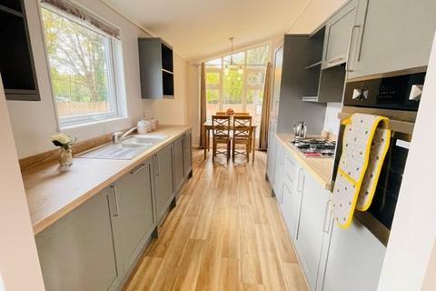 2 bedroom park home for sale, Wokingham, Berkshire, RG40