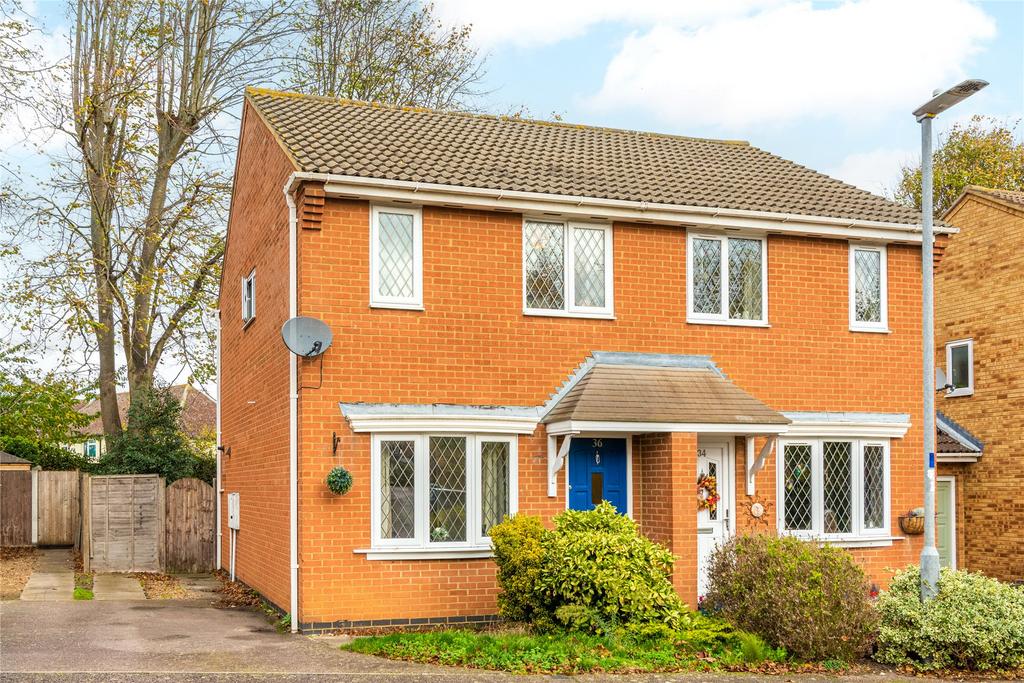 Symonds Road, Hitchin, Hertfordshire, SG5 2 bed semidetached house £