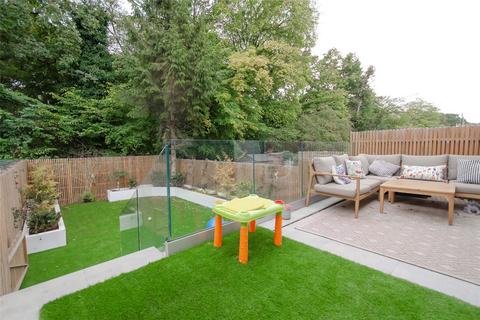 14 Cherry Tree Road, London, N2 9QL
