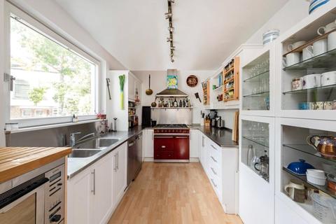 3 bedroom house for sale - Trinity Close, Hampstead, London, NW3