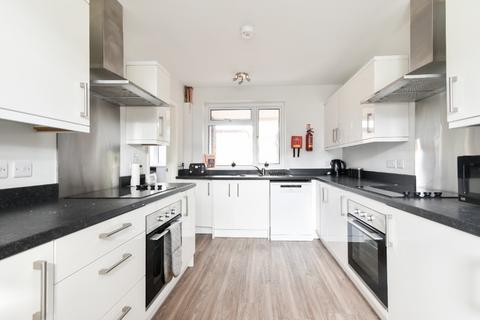 6 bedroom semi-detached house to rent, Savery Close, Norwich, NR5