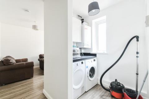 6 bedroom semi-detached house to rent, Savery Close, Norwich, NR5