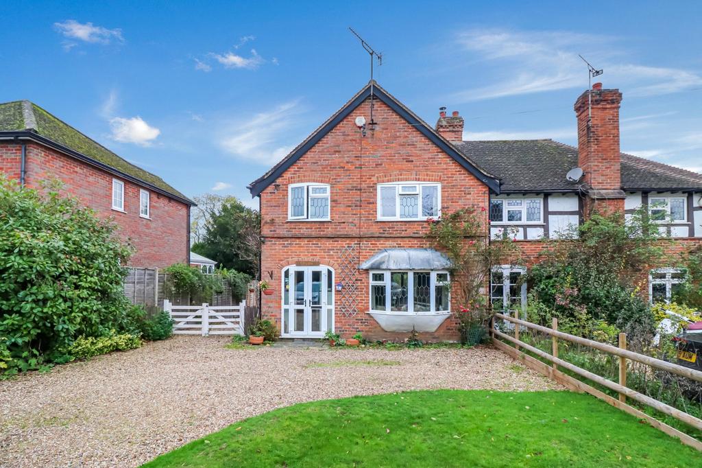 Bucks Hill, Chipperfield, Herts, WD4 3 bed semidetached house £750,000