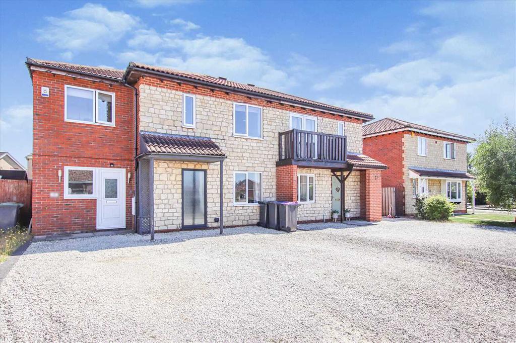 Forum Way, Sleaford 4 bed semidetached house £230,000