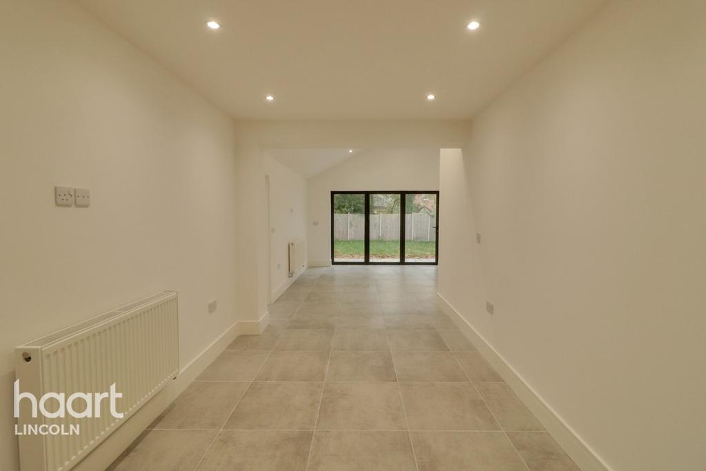 Swallow Avenue, Skellingthorpe, Lincoln 3 bed detached bungalow £300,000