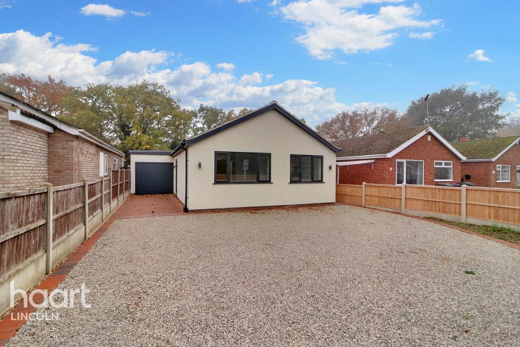 Swallow Avenue, Skellingthorpe, Lincoln 3 bed detached bungalow £300,000