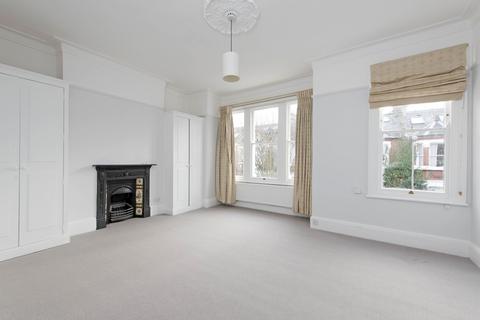 5 bedroom terraced house to rent, Manchuria Road, SW11
