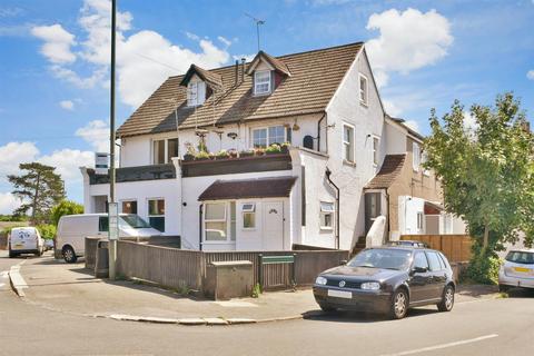 2 bedroom apartment for sale - Somerset Road, Redhill, Surrey