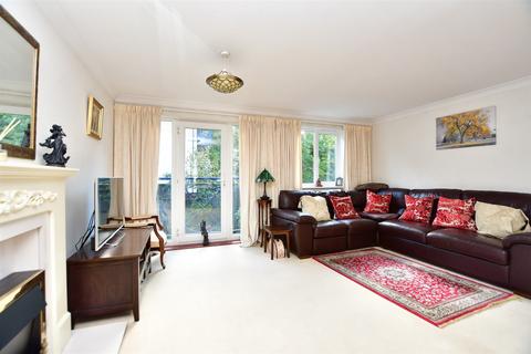 4 bedroom end of terrace house for sale - Keating Close, Rochester, Kent