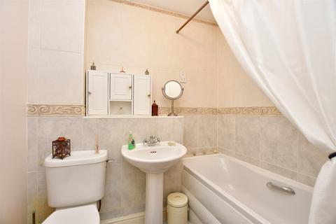 27 Keating Close, Rochester, ME1 1EQ