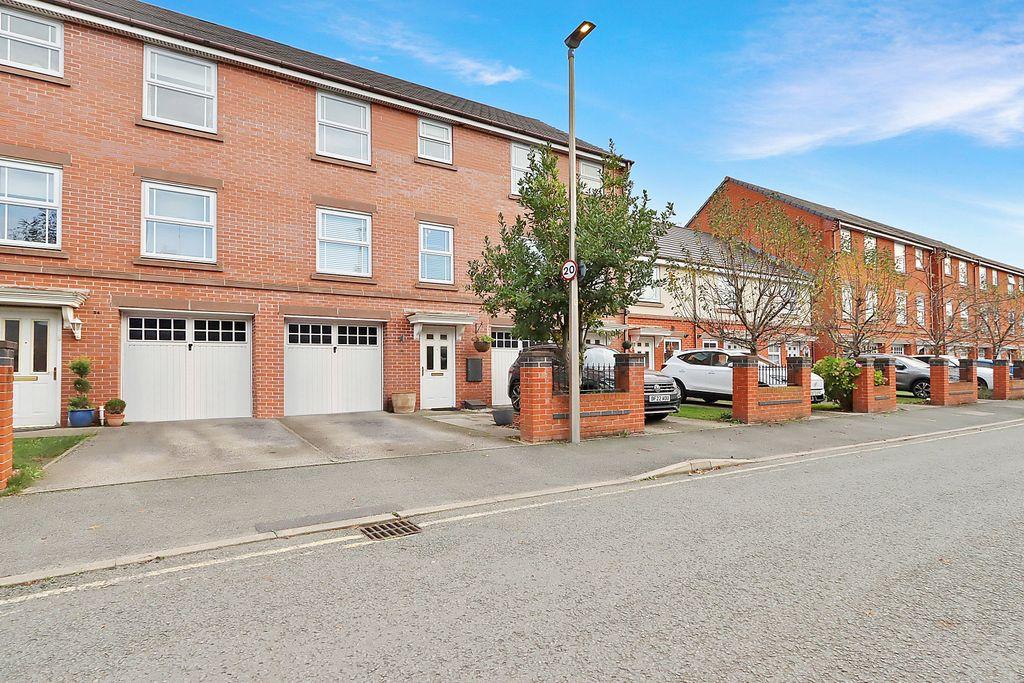 Black Diamond Street, Chester CH1 3EX 4 bed terraced house £295,000