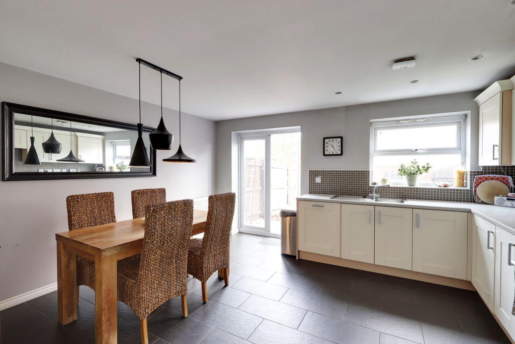 Black Diamond Street, Chester CH1 3EX 4 bed terraced house £295,000