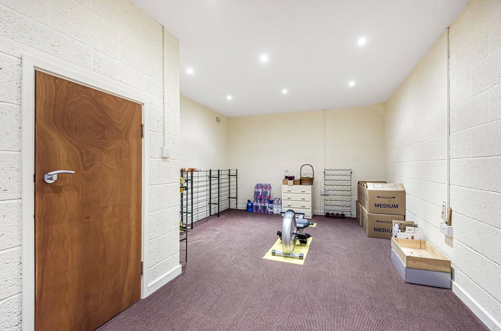 Gym/Wine Cellar