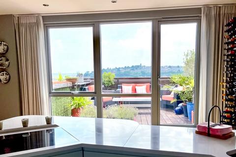 3 bedroom apartment for sale, Watermark, Ferry Road, Cardiff, CF11