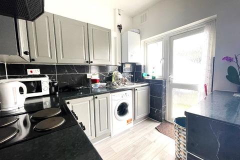 2 bedroom terraced house to rent, Dagenham Road, Leyton, E10