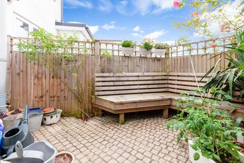 2 bedroom end of terrace house for sale - Florence Park OX4 3JY