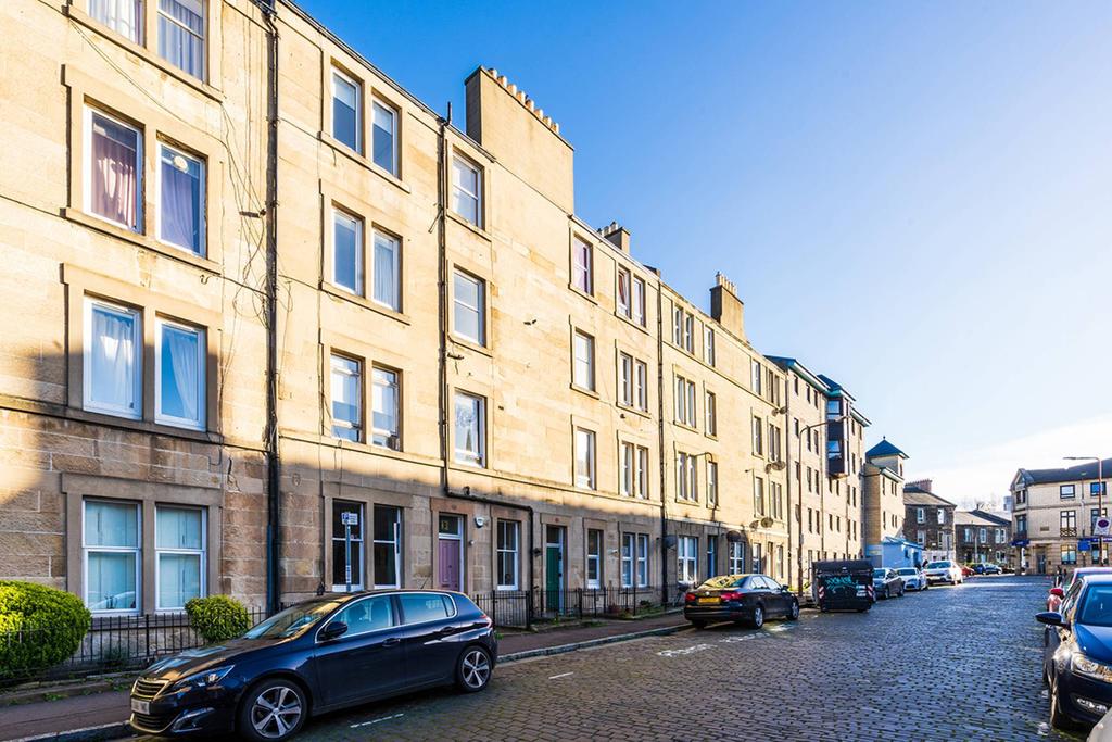 11/5 Cathcart Place, Dalry... 2 bed flat £220,000