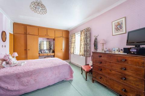 10 Vallis Way, London, W13 0DD