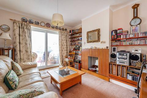 10 Vallis Way, London, W13 0DD