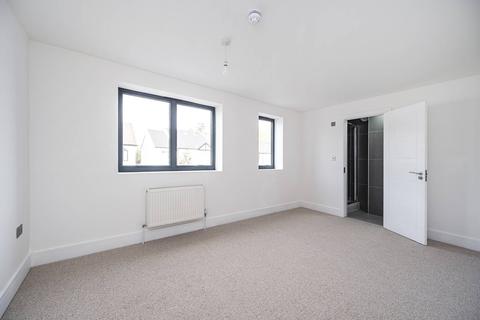 3 bedroom flat for sale - Kendrick House, Fyfield Road, Walthamstow, E17
