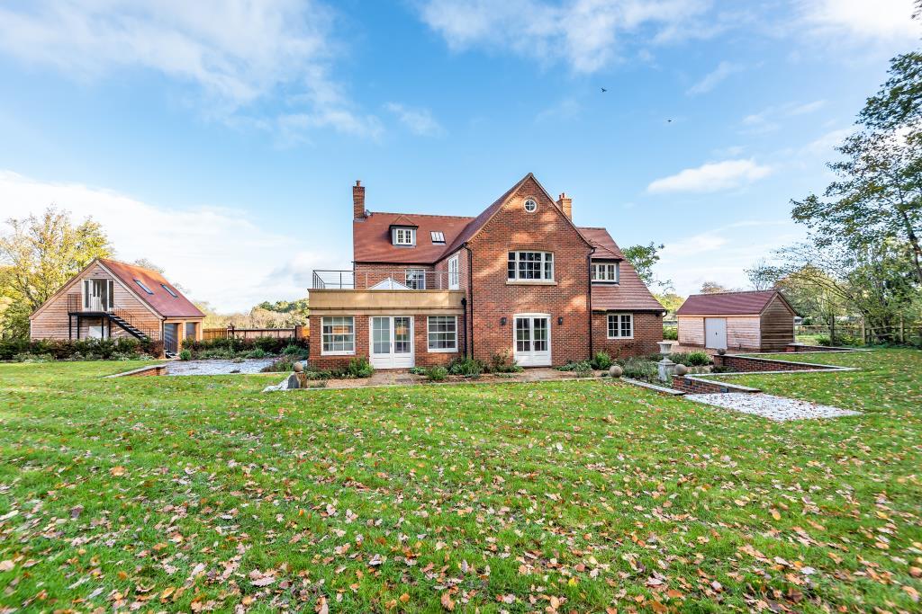 North End, Newbury, RG20 5 bed detached house £9,000 pcm (£2,077 pw)