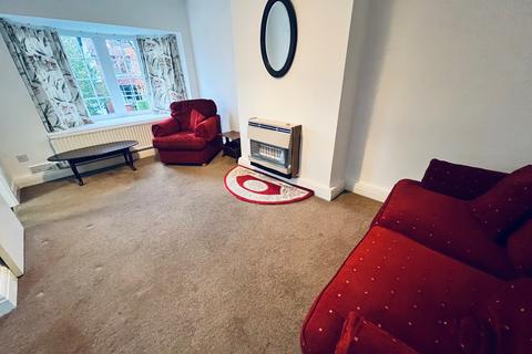 2 bedroom apartment to rent, Beaufort Road, Sale M33