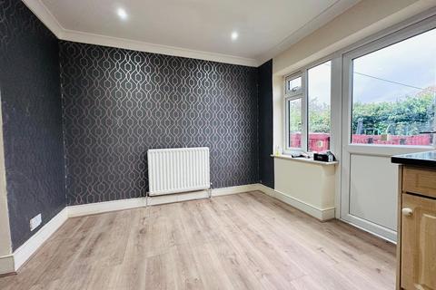 3 bedroom terraced house to rent - Suffolk Road, Barking, Essex, IG11