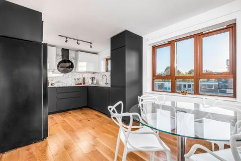 Flat 16, 16 Carlton Drive, London, SW15 2BD