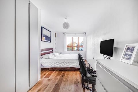 Flat 16, 16 Carlton Drive, London, SW15 2BD