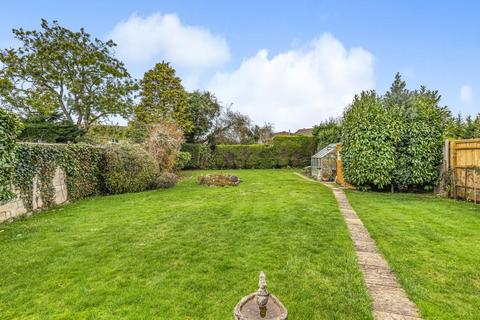 11 Elm Drive, Garsington, Oxford, OX44 9AG