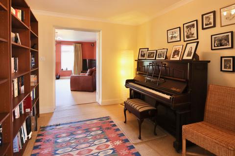 Birnam House Grimms Hill, Great Missenden, HP16 9BG