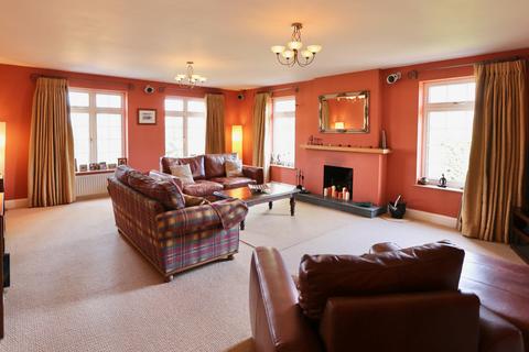 Birnam House Grimms Hill, Great Missenden, HP16 9BG