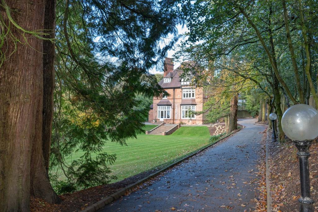 Mearse Lane, Barnt Green, B45 8HJ 6 bed detached house for sale £