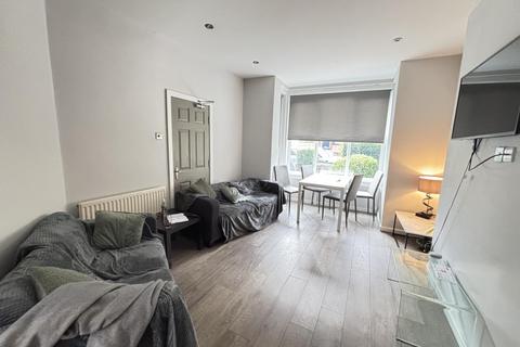 4 bedroom house to rent, Stanmore Street, Leeds