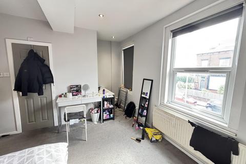 4 bedroom house to rent, Stanmore Street, Leeds
