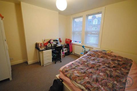4 bedroom house to rent - Hartley Avenue, Leeds