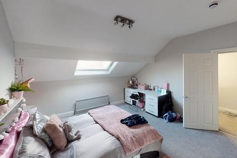 6 bedroom house to rent, St. Michaels Road, Leeds