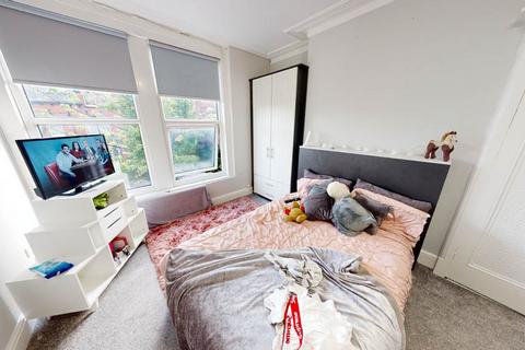 6 bedroom house to rent, St. Michaels Road, Leeds