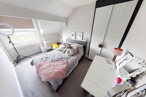 6 bedroom house to rent, St. Michaels Road, Leeds