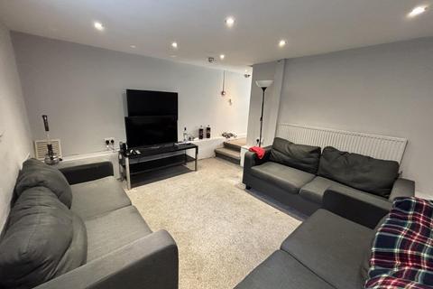 6 bedroom house to rent, Granby Grove, Leeds