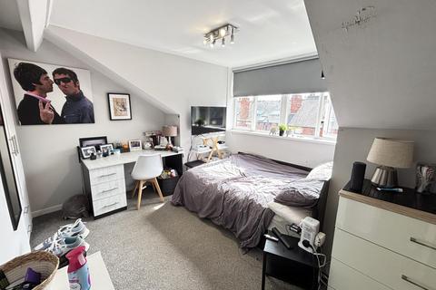 6 bedroom house to rent, Granby Grove, Leeds