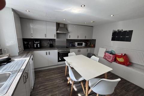 6 bedroom house to rent, Granby Grove, Leeds