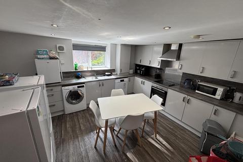 6 bedroom house to rent, Granby Grove, Leeds