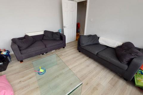 6 bedroom house to rent, Ebor Mount, Leeds