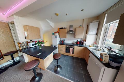 4 bedroom house to rent, Royal Park Terrace, Leeds