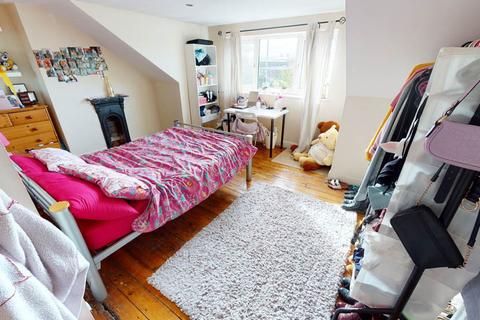4 bedroom house to rent - Burley Road, Leeds