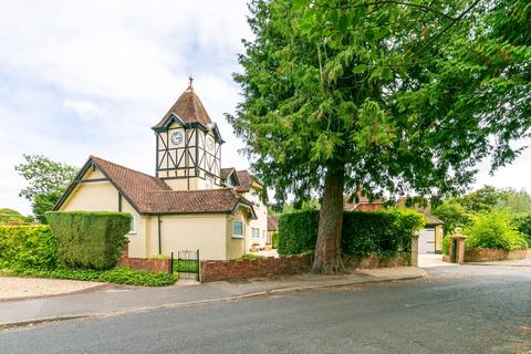 5 bedroom detached house for sale - Summersbury Drive, Shalford, Guildford