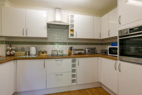2 bedroom ground floor flat for sale - Ashley Gardens, Shalford, Guildford