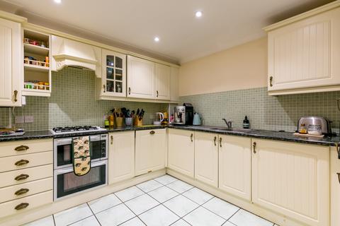 2 bedroom apartment for sale - New Road, Chilworth, Guildford